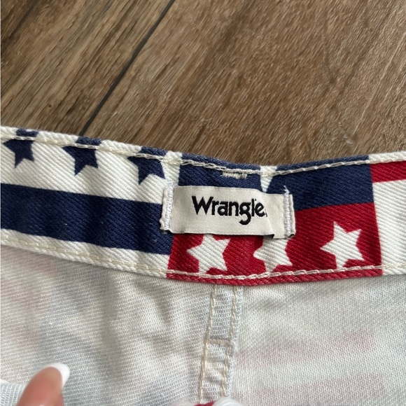 Wrangler Red and White Jean Shorts Patriotic Style - Picture 2 of 9